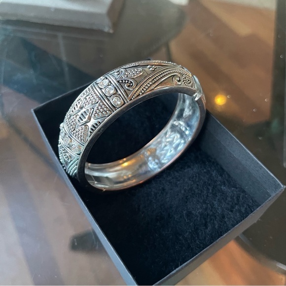 Handcraft Sliver Bracelet with the bling - Picture 6 of 10